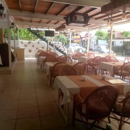 Destina Bar Restaurant 酒店