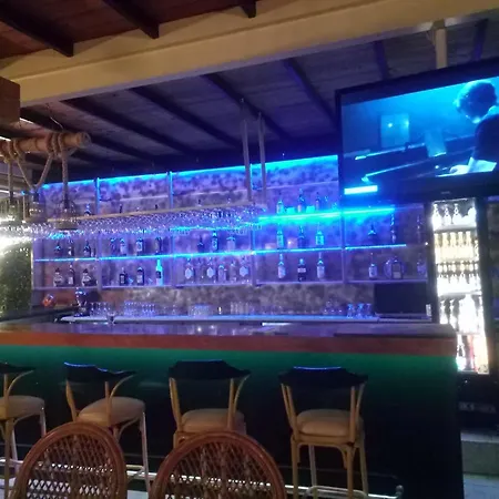 Destina Bar Restaurant 酒店